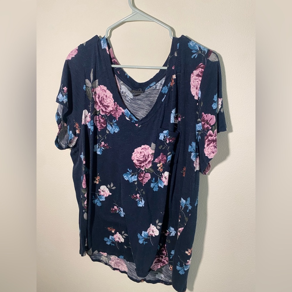 Cute navy and floral print short sleeve T-shirt lightly worn.